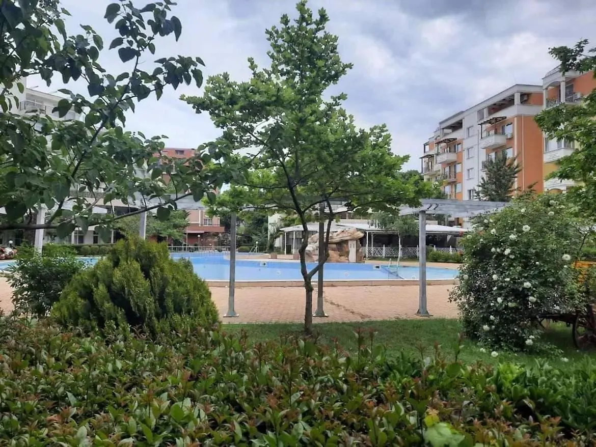 아파트호텔 Apartment In Sunny Beach, Complex Sun Village, 80 Qm, 2 Bedrooms & Living Room Near To The Beach, Swimming Pool, Garden