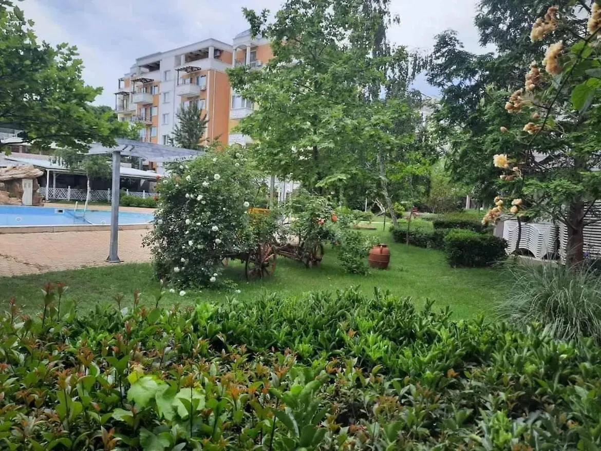 Apartment In Sunny Beach, Complex Sun Village, 80 Qm, 2 Bedrooms & Living Room Near To The Beach, Swimming Pool, Garden 0*,  불가리아