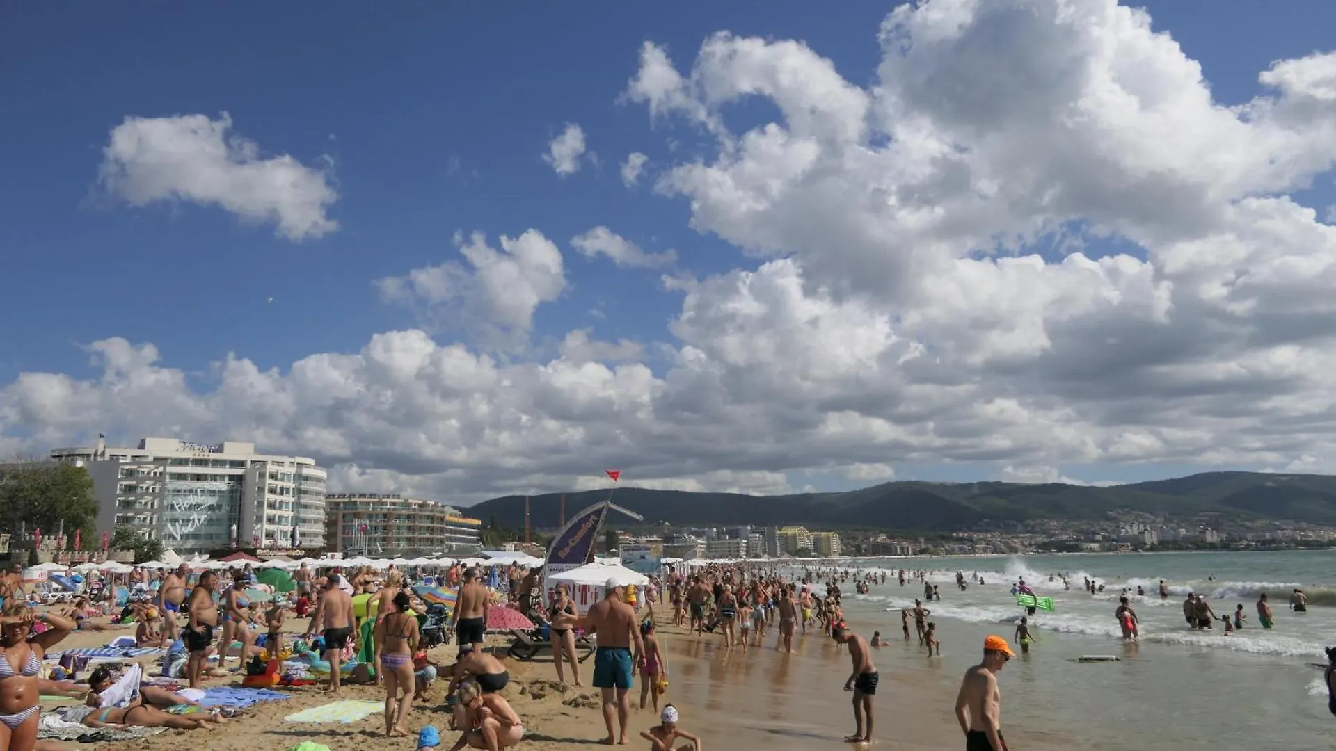 아파트호텔 Apartment In Sunny Beach, Complex Sun Village, 80 Qm, 2 Bedrooms & Living Room Near To The Beach, Swimming Pool, Garden