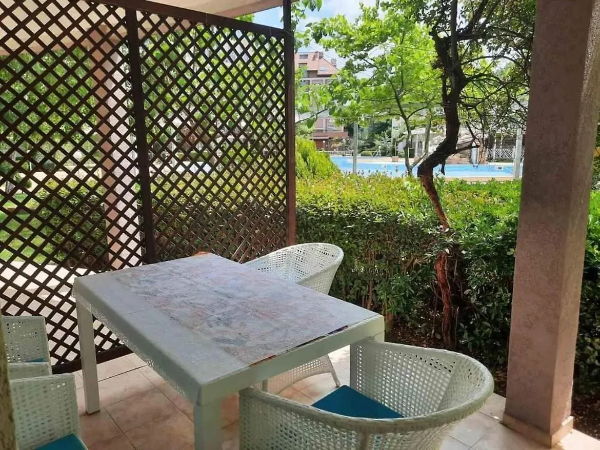 Apartment In Sunny Beach, Complex Sun Village, 80 Qm, 2 Bedrooms & Living Room Near To The Beach, Swimming Pool, Garden Apart Otel